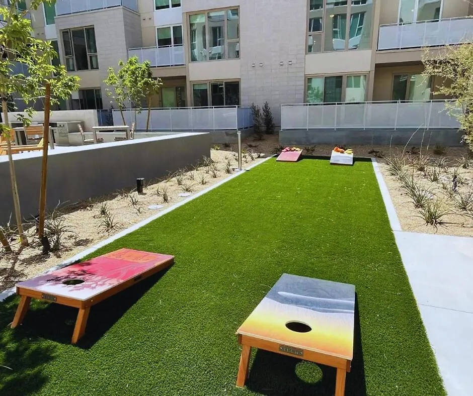 Casa Nube With Beach Club, Pickleball Court , Gym & Spa, Near Airport & Las Vegas Strip 0*,