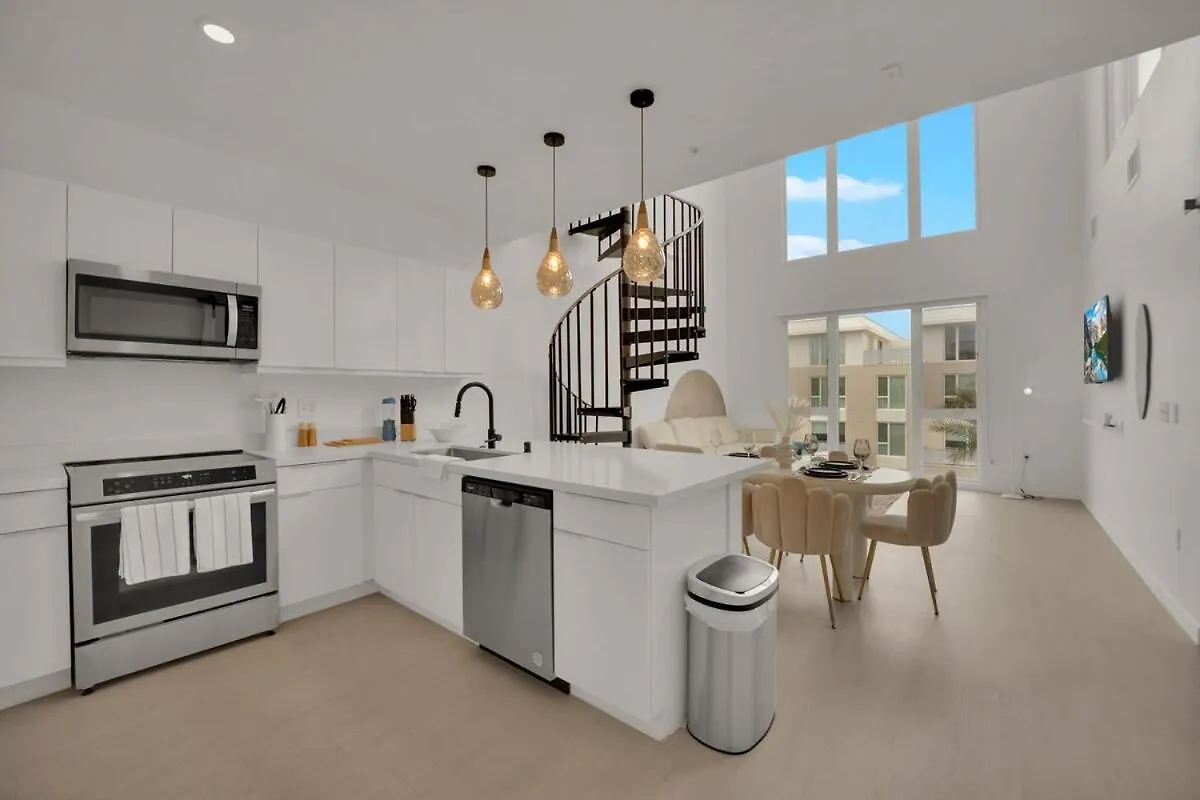 Casa Nube With Beach Club, Pickleball Court , Gym & Spa, Near Airport & Las Vegas Strip 0*,